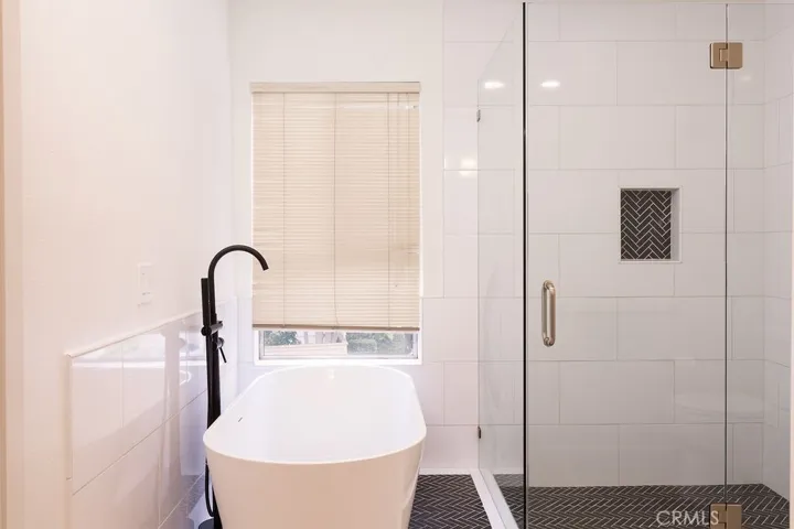 120 E Yale Loop 11, Irvine, California 92604