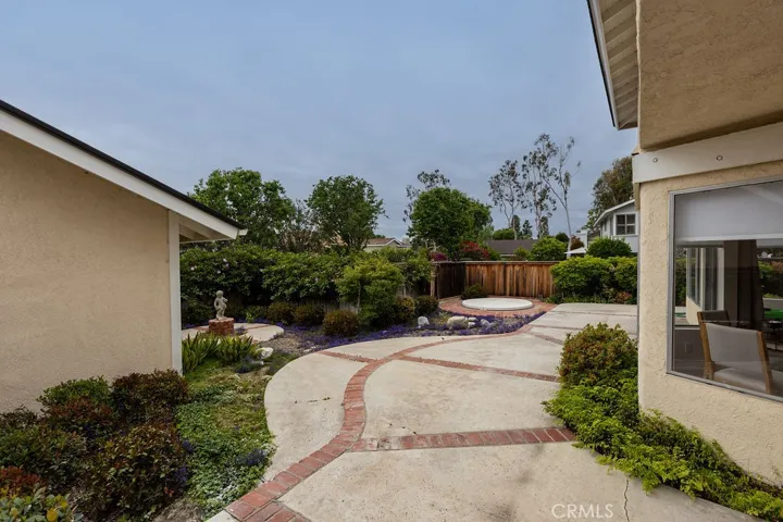 120 E Yale Loop 11, Irvine, California 92604