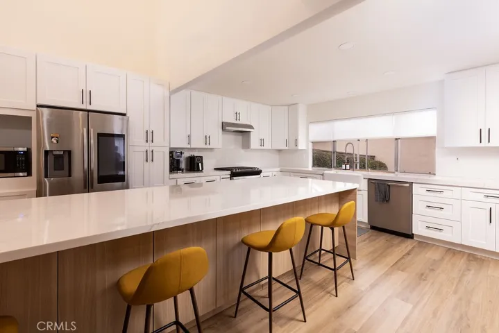 120 E Yale Loop 11, Irvine, California 92604