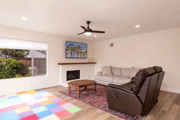 120 E Yale Loop 11, Irvine, California 92604