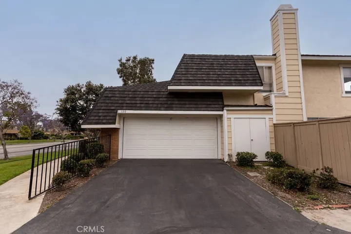 120 E Yale Loop 11, Irvine, California 92604