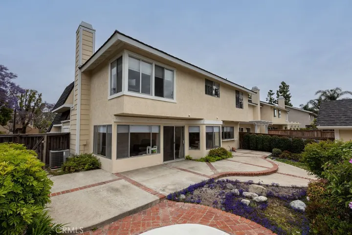 120 E Yale Loop 11, Irvine, California 92604