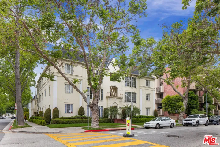 153 S Linden Drive, Beverly Hills, California 90212