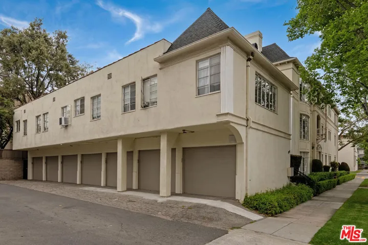 153 S Linden Drive, Beverly Hills, California 90212