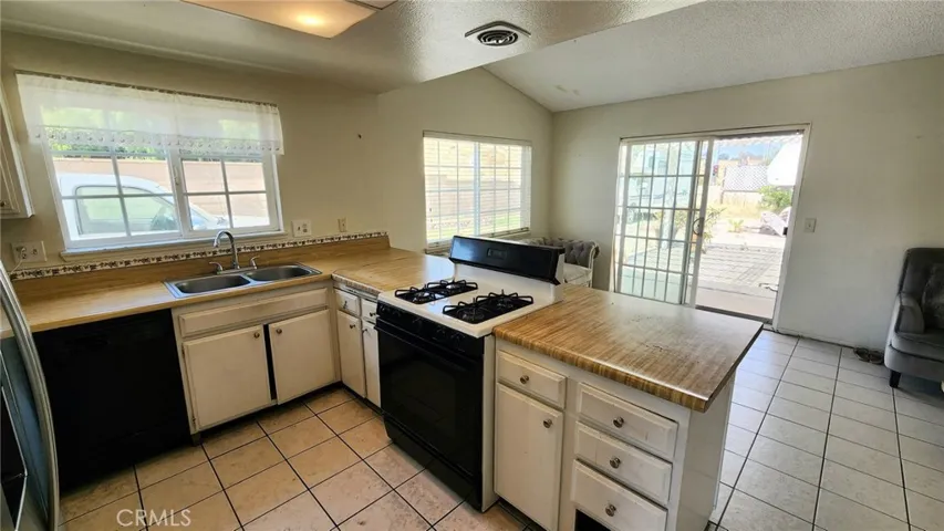 198 N Woodlake Street, Lake Elsinore, California 92530