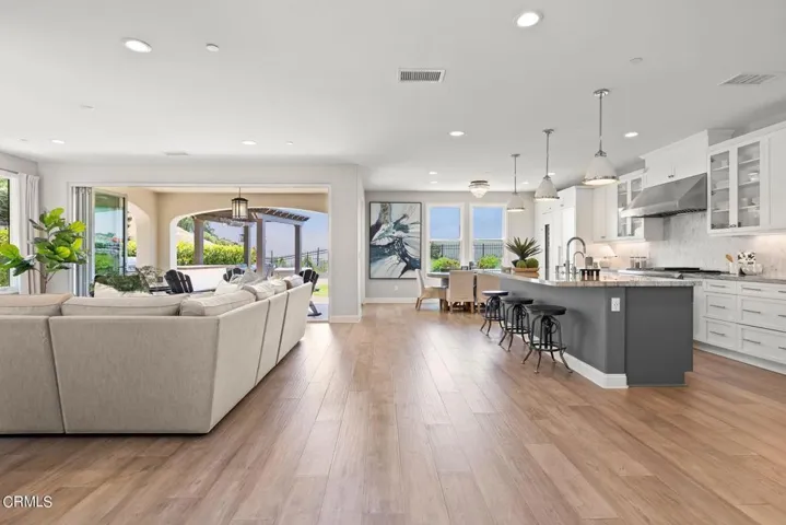 Kitchen-Living