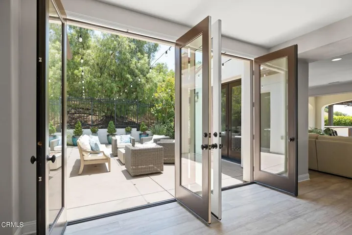 Dining Room to Courtyard
