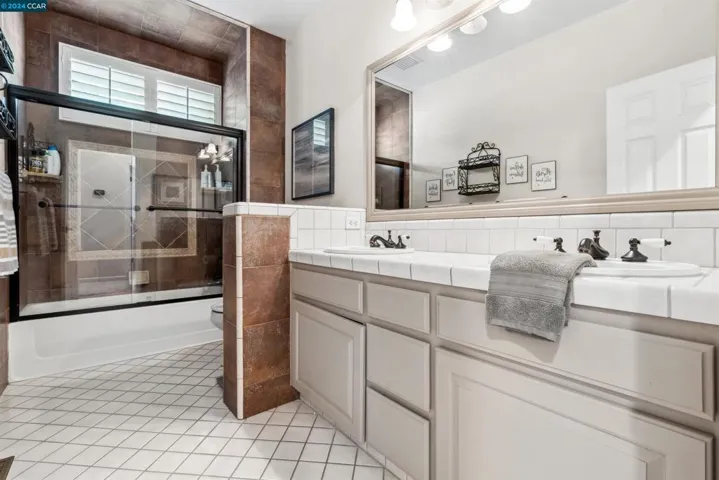 3938 Glen Abby Cir, Stockton, California 95219