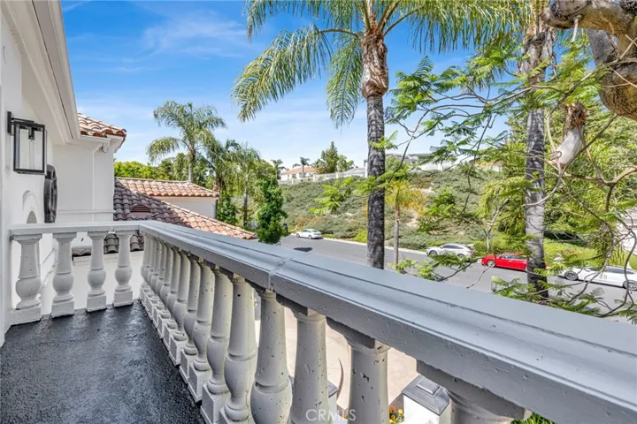 5529 Wellesley Drive, Calabasas, California 91302