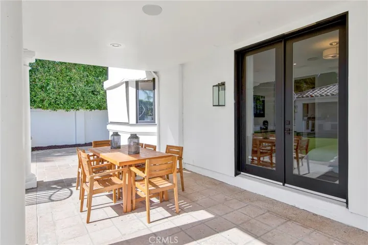 5529 Wellesley Drive, Calabasas, California 91302
