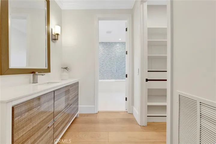 5529 Wellesley Drive, Calabasas, California 91302
