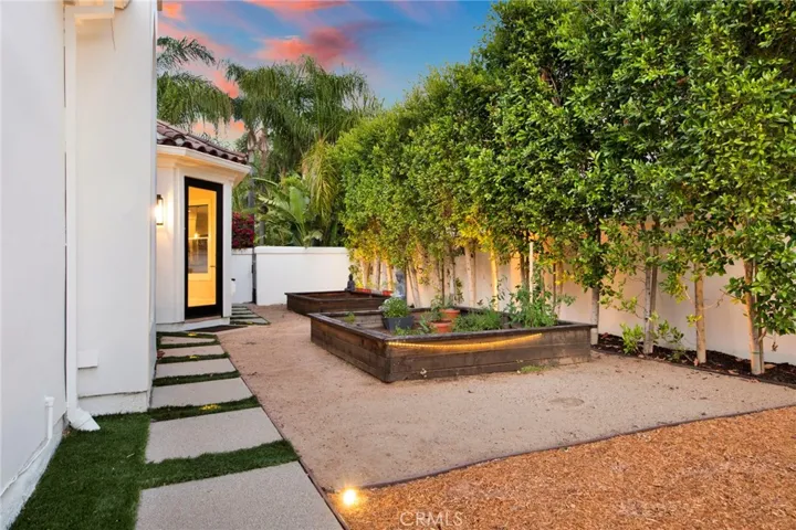 5529 Wellesley Drive, Calabasas, California 91302