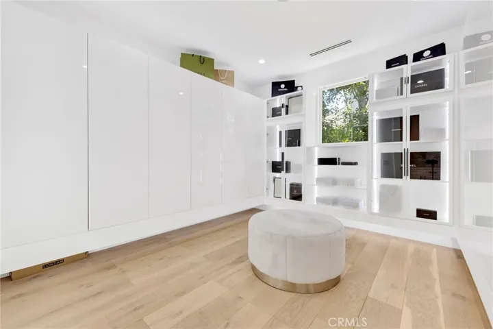 5529 Wellesley Drive, Calabasas, California 91302