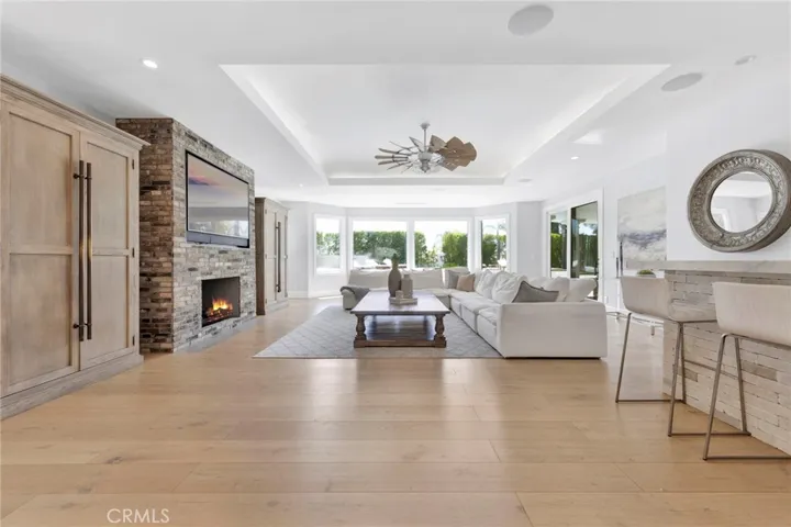 5529 Wellesley Drive, Calabasas, California 91302