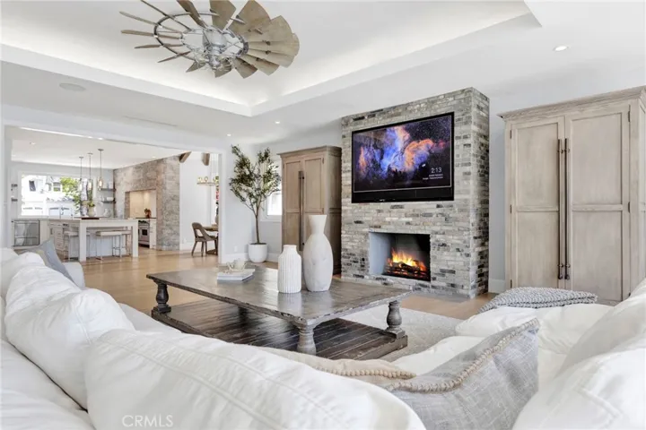 5529 Wellesley Drive, Calabasas, California 91302