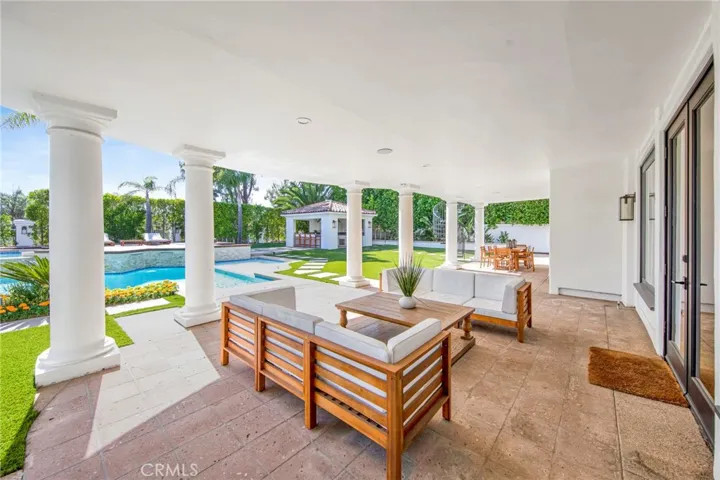 5529 Wellesley Drive, Calabasas, California 91302