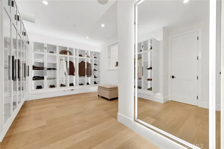 5529 Wellesley Drive, Calabasas, California 91302