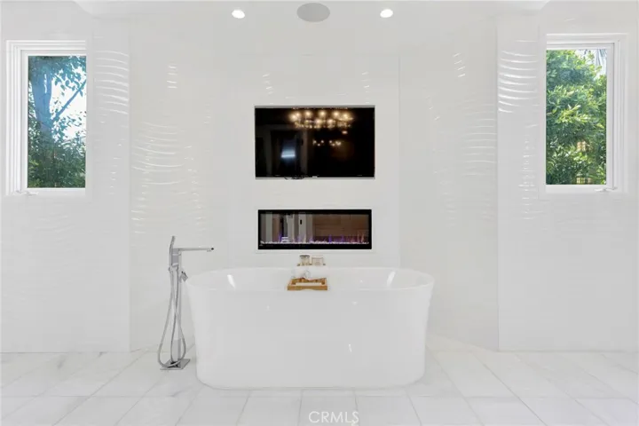 5529 Wellesley Drive, Calabasas, California 91302