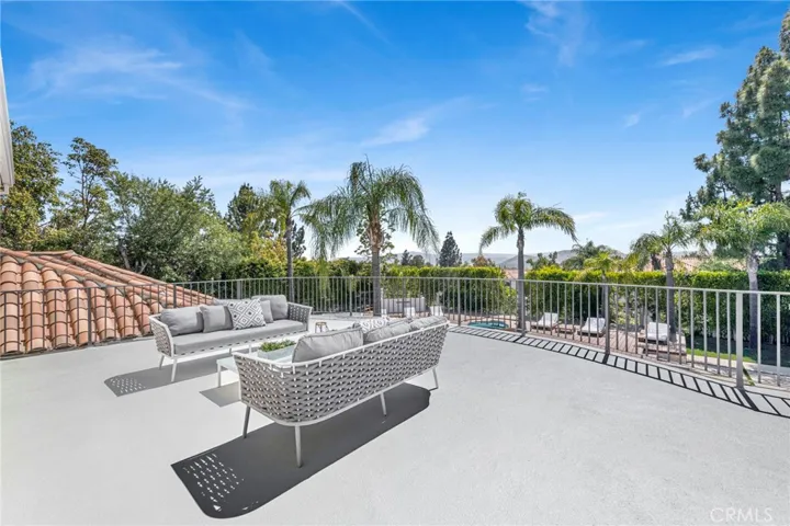 5529 Wellesley Drive, Calabasas, California 91302