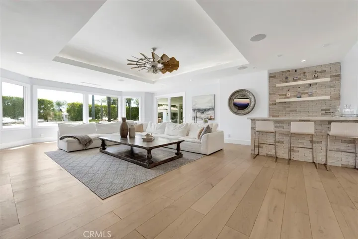 5529 Wellesley Drive, Calabasas, California 91302