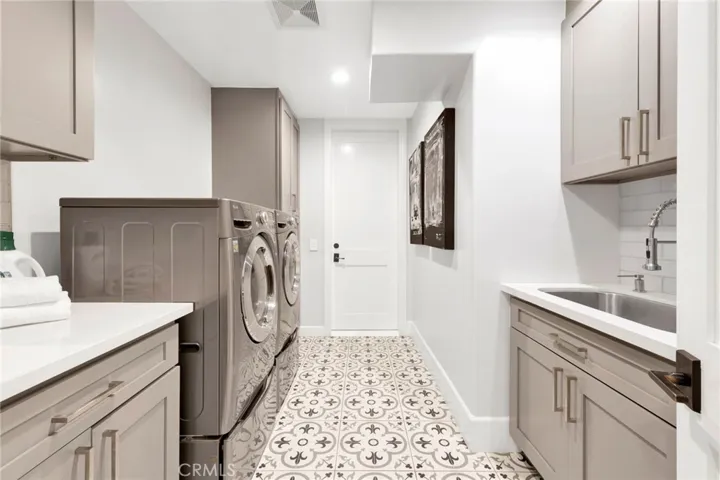 5529 Wellesley Drive, Calabasas, California 91302