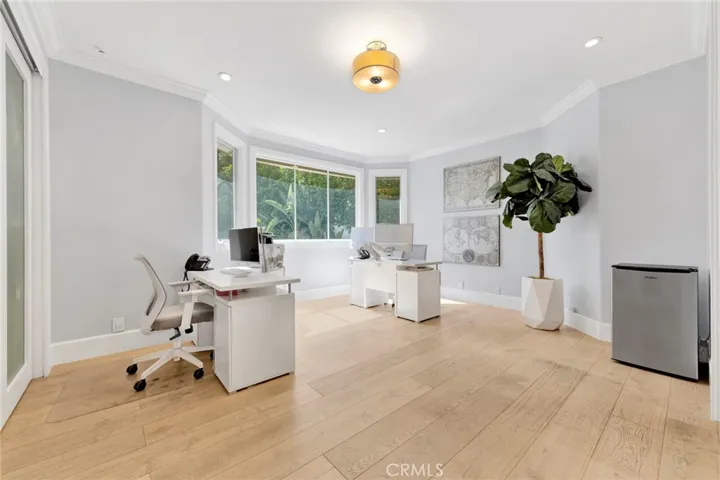 5529 Wellesley Drive, Calabasas, California 91302