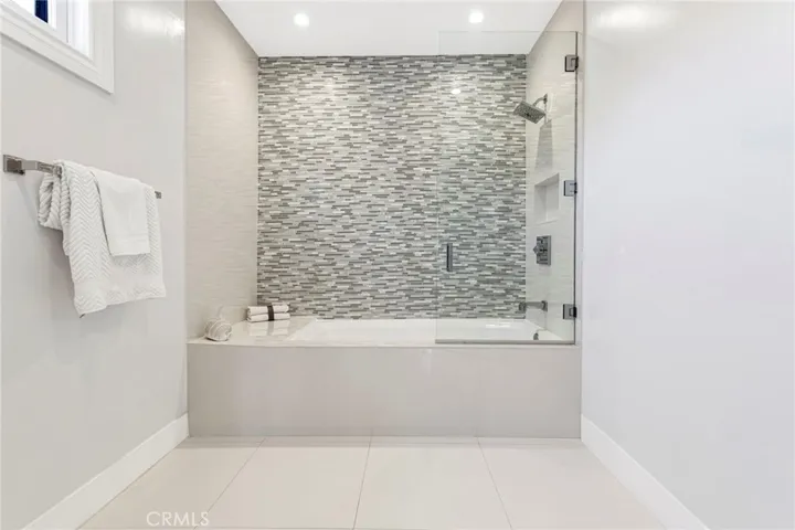 5529 Wellesley Drive, Calabasas, California 91302