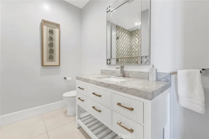 5529 Wellesley Drive, Calabasas, California 91302