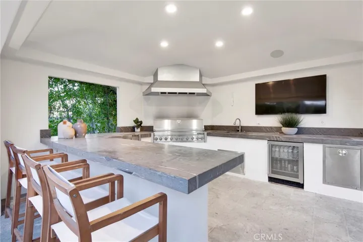 5529 Wellesley Drive, Calabasas, California 91302
