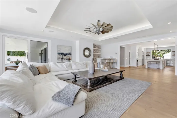 5529 Wellesley Drive, Calabasas, California 91302