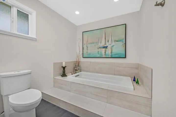 22711 Woodridge Dr, Hayward, California 94541