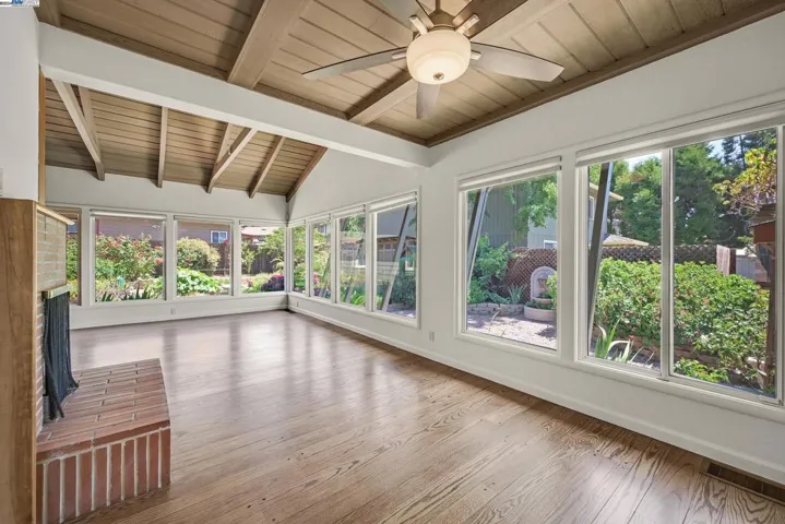 22711 Woodridge Dr, Hayward, California 94541