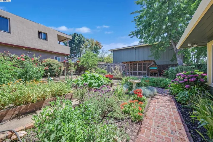 22711 Woodridge Dr, Hayward, California 94541