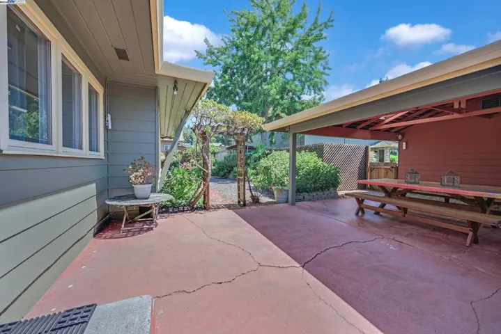 22711 Woodridge Dr, Hayward, California 94541