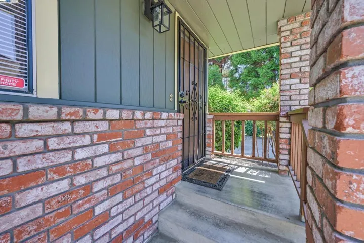 22711 Woodridge Dr, Hayward, California 94541