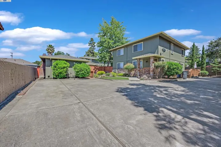 22711 Woodridge Dr, Hayward, California 94541
