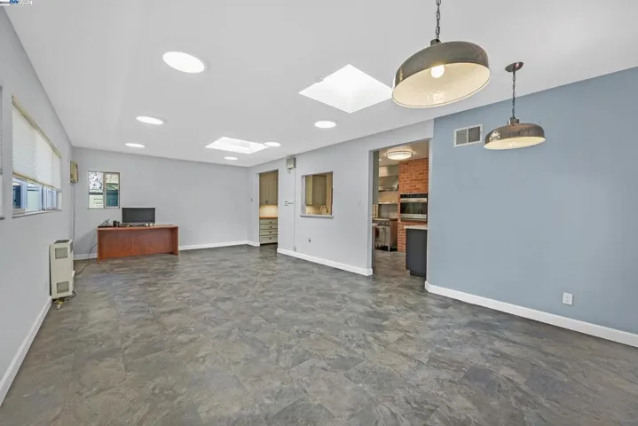 22711 Woodridge Dr, Hayward, California 94541