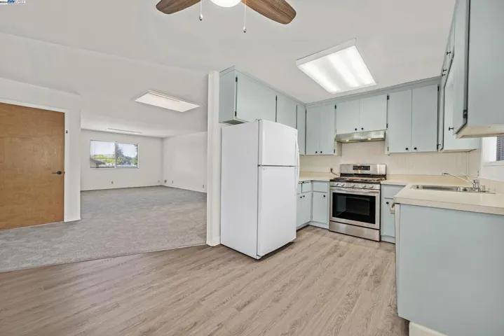 22711 Woodridge Dr, Hayward, California 94541