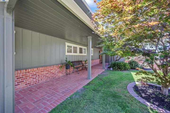 22711 Woodridge Dr, Hayward, California 94541