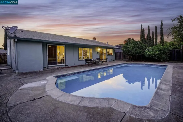 2130 Knollwood Drive, Martinez, California 94553