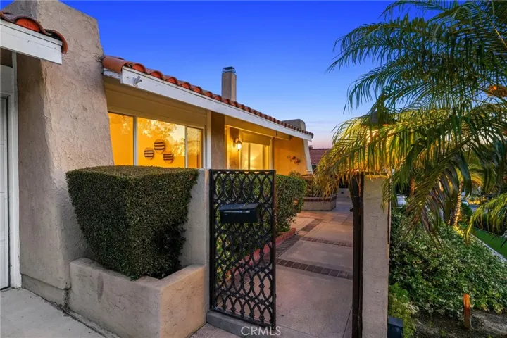 26941 Safiro, Mission Viejo, California 92691