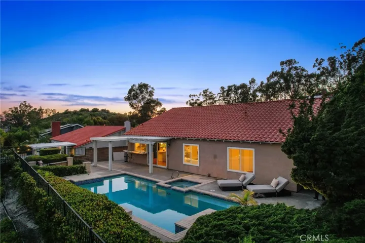 26941 Safiro, Mission Viejo, California 92691