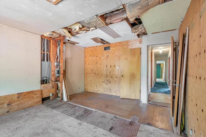 979 Lawrence Lane, Palo Alto, California 94303