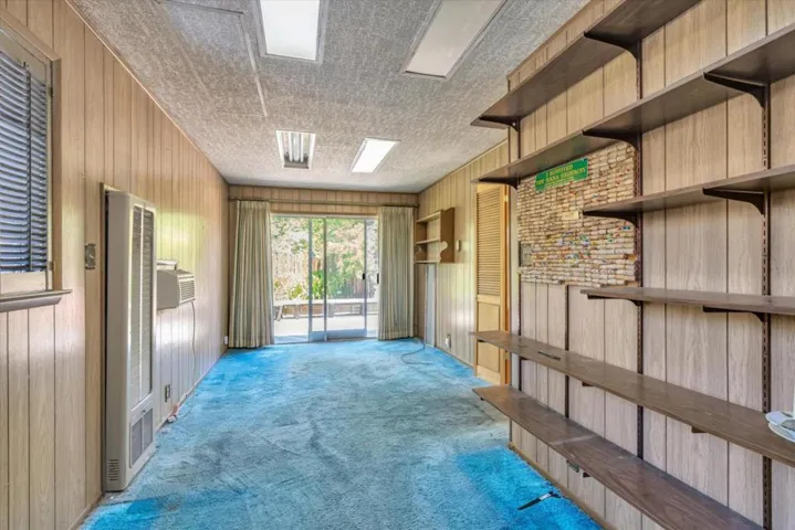 979 Lawrence Lane, Palo Alto, California 94303