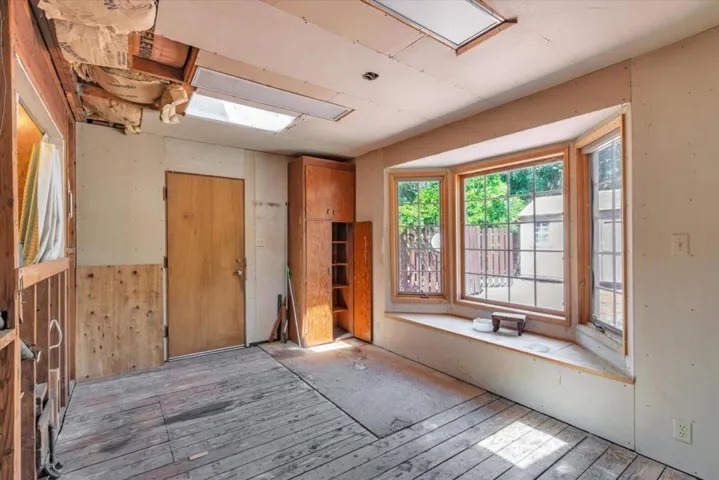 979 Lawrence Lane, Palo Alto, California 94303