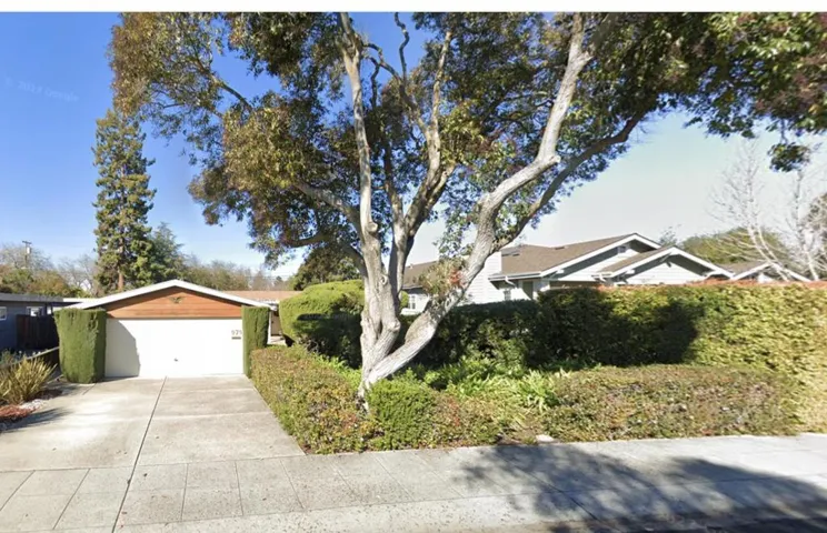 979 Lawrence Lane, Palo Alto, California 94303