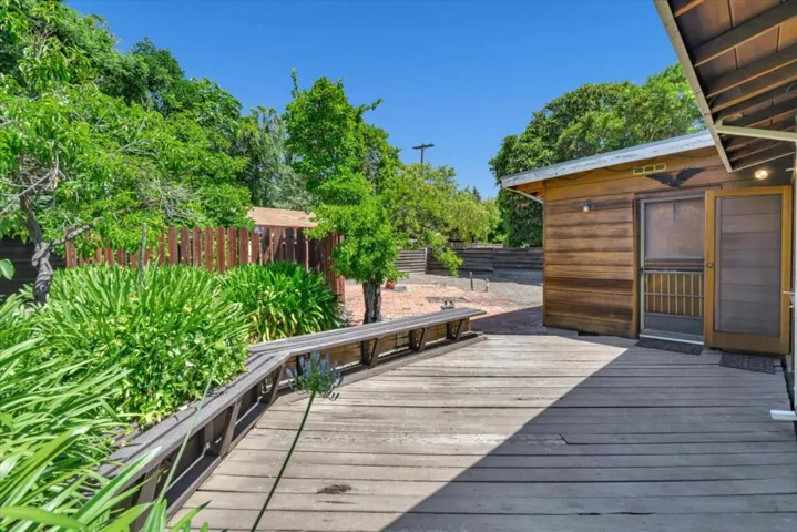 979 Lawrence Lane, Palo Alto, California 94303