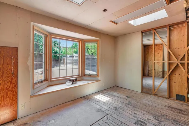 979 Lawrence Lane, Palo Alto, California 94303