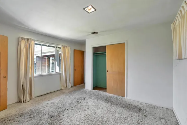 979 Lawrence Lane, Palo Alto, California 94303