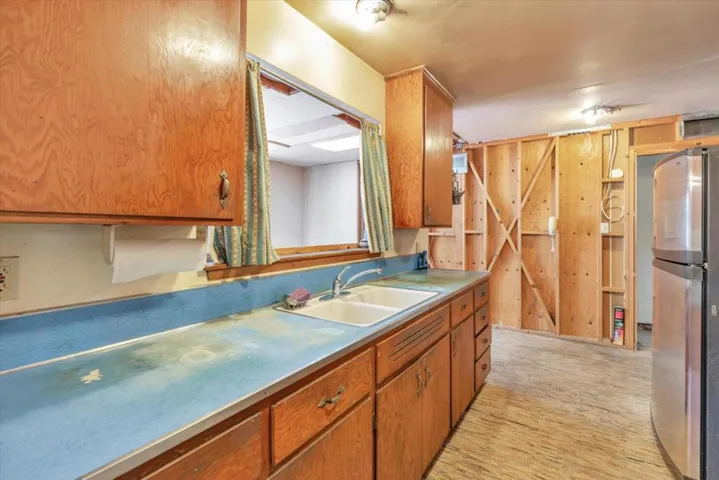 979 Lawrence Lane, Palo Alto, California 94303